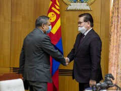 УОК-ын дарга Ө.Энхтүвшин НҮБ-ын Суурин зохицуулагч, ДЭМБ-ын Суурин төлөөлөгч нарыг хүлээн авч уулзав