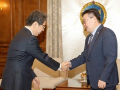 Тэтгэврийн зээлийг тэглэх шийдвэрийг олон улсын байгууллага, хандивлагч орнууд зөвөөр ойлгоно гэдэ..