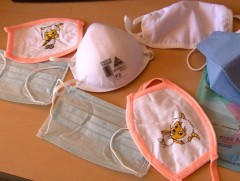 Говь-Алтай аймаг дотооддоо даавуун маск үйлдвэрлэж эхэллээ