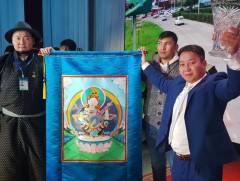 “Болор цом-37” наадмын тэргүүн найрагч Б.Жамбалдоржийн шүлгээс