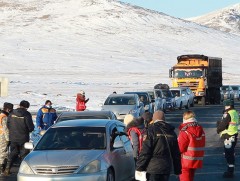 Өлзийтийн шалган нэвтрүүлэх товчоо ачаалал ихтэй байв