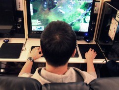 Хөл хорионы үед хүмүүс интернэт тоглоомд донтох нь ихэсчээ