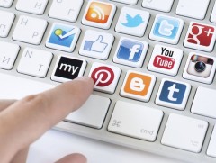 Цахим орчныг ашиглан өөрийгөө хөгжүүлэх, бусадтай эерэг мэдээлэл хуваалцахыг уриалж байна