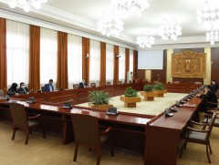 УИХ-ын чуулганы өнөөдрийн үдээс өмнөх хуралдаан өндөрлөв