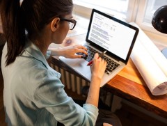 ОХУ-ын их, дээд сургуулиуд эхнээсээ 8-р сарын 25 хүртэл хичээлээ онлайнаар заах болсноо мэдэгдлээ