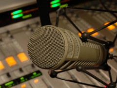 Уран зохиолын цаг: Хатуу тоглоом