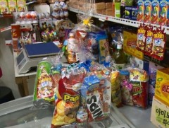 Нэг уут хүүхдийн бэлгэнд дунджаар хагас кг элсэн чихэр агуулагдаж байна 