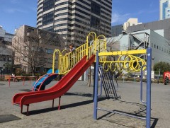 Он гарснаас хойш 451 хүүхэд биеийн тамир, хүүхдийн тоглоомын талбайд тоглож байгаад гэмтжээ