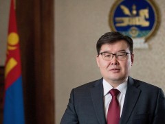 УИХ-ын дарга Г.Занданшатар  Монголын хүүхэд багачуудад мэндчилгээ дэвшүүллээ