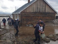 Өчигдөр орсон борооны 180 гаруй өрх усанд автжээ