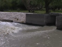 Төв цэвэрлэх байгууламжийн шугам хоолой задарч, бохир ус хальж байна
