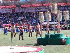 Хүчит бөхийн гурвын даваа эхэллээ 