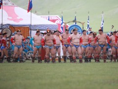 Үндэсний их баяр наадмын Хүчит бөхийн барилдааны тавын даваа /шууд/