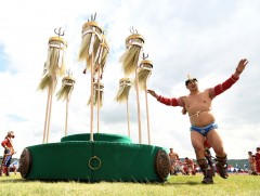 Монгол Төрийн наадмын цагийг эзэгнэсэн хүчтэнүүд /фото/