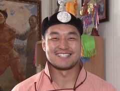 Энэ жилийн наадмын хамгийн залуу начин 25 настай О.Мөнх-Эрдэнэ байлаа