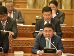 Хуулийн шинэчилсэн найруулгын төслийн анхны хэлэлцүүлэгтэй холбогдуулан УИХ дахь АН-ын бүлэг 5 хон..