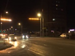 Сургуулийн орчимд гардаг зам тээврийн ослыг бууруулах зорилгоор 78 байршилд 100 гэрэлтүүлэг хийжээ