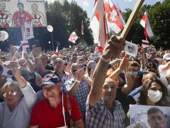 Беларусьт Ерөнхийлөгчийн сонгуулийн үр дүнг эсэргүүцсэн жагсаал сарын турш үргэлжилж байна