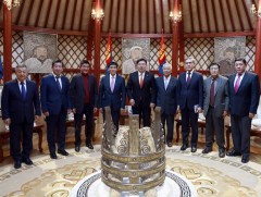 УИХ-ын дарга Г.Занданшатар үе үеийн Их Хурлын дарга нарыг хүлээн авч уулзлаа 