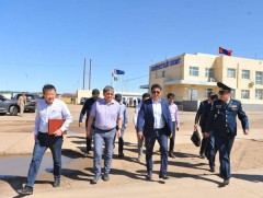 Ерөнхий сайд У.Хүрэлсүх Гашуунсухайт боомтын ажил байдалтай танилцлаа