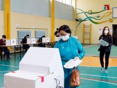 Санал авах байранд амны хаалт зүүх шаардлагатай 