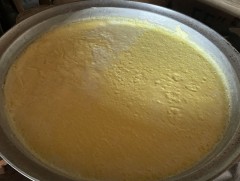 Эрэгнэг хотойм сүү, эв түших цагаан тос 