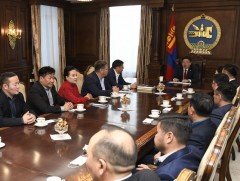 УИХ-ын дарга Г.Занданшатар аймаг, сумын Нутгийн зөвлөлийнхнийг малчид иргэддээ дэмжлэг үзүүлэхийг ..