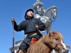 Урлаг, улс төрийн тод хүн