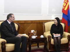 Монгол-Британийн парламентын бүлгийн дарга Ч.Ундрам Элчин сайд Филип Малоуныг хүлээн авч уулзлаа