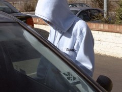 Хүүхдүүд бүлэглэн 40 орчим автомашин хулгайлжээ