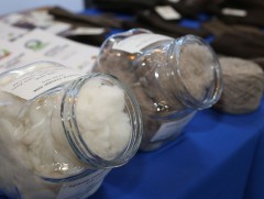 Гэрчилгээтэй ноолуур нийлүүлж байна