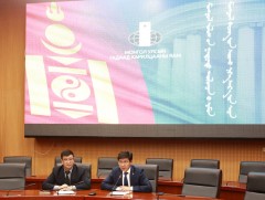Монгол Улс албан хэргээ 2025 оноос үндэсний болон кирилл бичгээр хөтөлж, хос бичигт шилжинэ