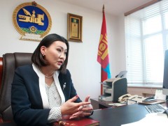 Монгол Улс халамжаас хөдөлмөр эрхлэлт рүү шилжиж байна