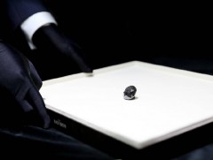 37 сая ам.долларын үнэтэй хар очир алмаас