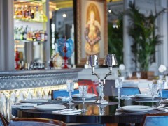 Москва хотын зоогийн газар хоол түгээх ажилд робот ашиглаж байна