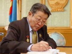 “Б.Чимидийн нэрэмжит шагнал”-д нэр дэвшүүлэх бүтээлийн материал хүлээн авах хугацаа сунгах тухай