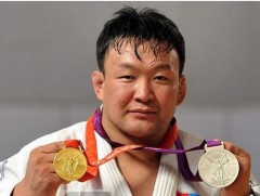 Олимпын суу алдрын төлөө шөрмөсөө тасарсан ч тэмцсэн Монголын жирийн малчин хүү