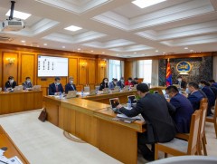 ЗГ: Эмзэг бүлгийн иргэд, дотуур байрны сурагч, оюутнуудыг  хүнсээр хангана