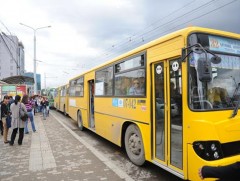 Бүх нийтийн тээврийн хэрэгсэл ажлын цагуудад тогтоосон чиглэлийн дагуу зорчино