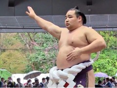 Их аварга М.Ананд Японы иргэншил авсныг албаны хүмүүс мэдээллээ