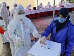 Индонез улсад орон нутгийн сонгуулийн санал хураалт болж байна