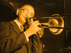 Сонгодог хөгжмийн сан: АНУ-ын хөгжимчин Мифф Моле