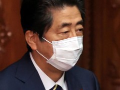 Абэ Шинзо: Би худал мэдээлэл хийсэндээ гүнээ харамсаж байна 