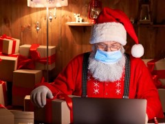 Санта хэдэн настай вэ?