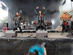 “The Hu” хамтлагийн шинэ дуу шилдэг 100 рок дууны чартыг тэргүүлжээ