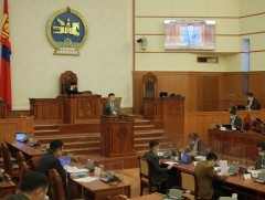 Шүүхийн тухай хуулийн шинэчилсэн найруулгын төслийн эцсийн хэлэлцүүлгийг дэмжлээ 