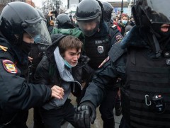 Навальныйгийн дүү, хамтран зүтгэгчдийг 48 цаг саатуулжээ 