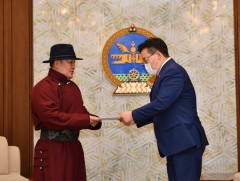 Ерөнхийлөгч Х.Баттулга оффшор бүсээс орж ирсэн хөрөнгөөр өрх бүрд нэг сая төгрөгийн дэмжлэг үзүүлэ..