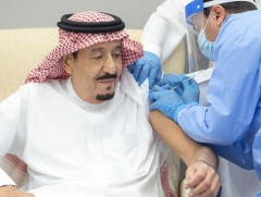 Саудын Арабын хаан коронавирусний вакцины эхний тунг хийлгэжээ