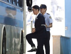 Самсунг компанийн тэргүүнд 2,6 жилийн хорих  ял оноолоо